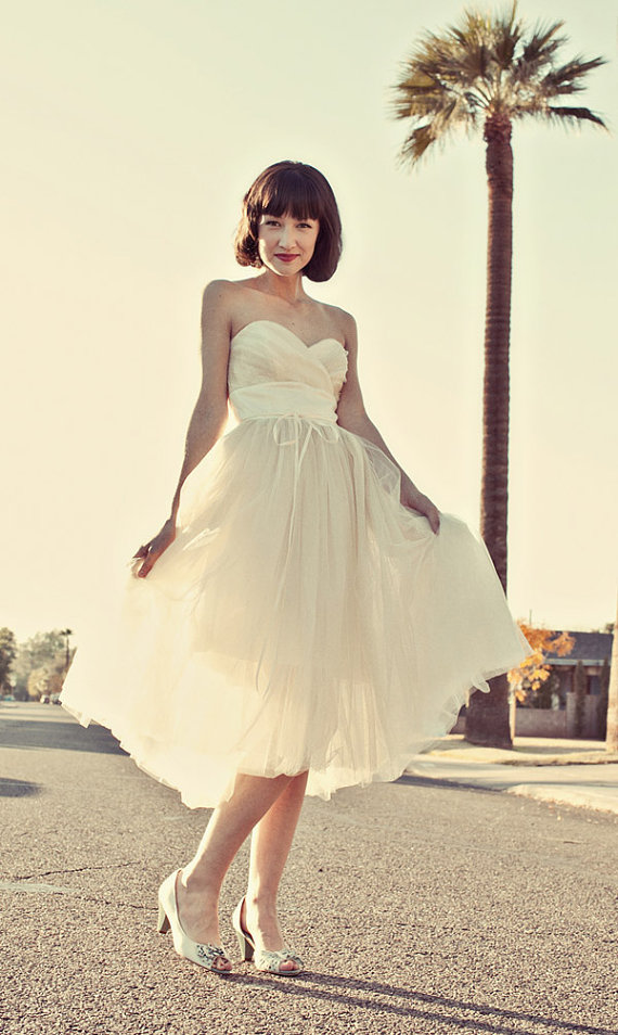 robe-mariage-bustier-courte-tulle-paillettes